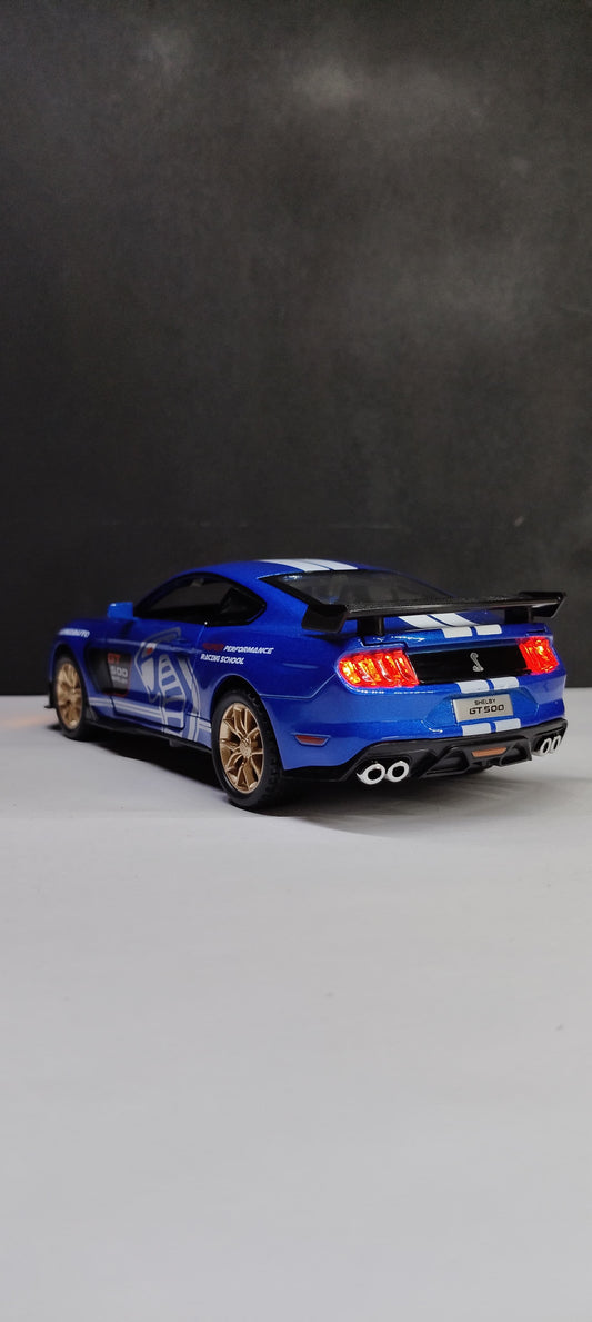 Mustang Shelby GT500 – 1:32 Blue Die-Cast Model with Lights, Pullback Action & Openable Doors